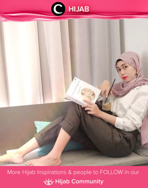 Saturday means a good book paired with a cup of coffee. Image shared by Clozetter @phirlyv. Simak inspirasi gaya Hijab dari para Clozetters hari ini di Hijab Community. Yuk, share juga gaya hijab andalan kamu.