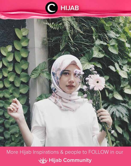 "Simplicity is the key note of all true elegance" - Coco Chanel.  Simak inspirasi gaya Hijab dari para Clozetters hari ini di Hijab Community. Image shared by Clozetter @annisapertiwi. Yuk, share juga gaya hijab andalan kamu. 