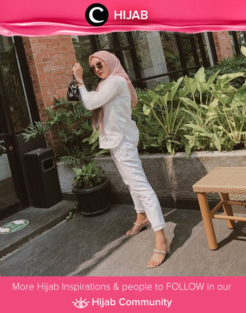 Make your Tuesday as easy as Monday morning with simple and comfortable outfit like Clozette Ambassador @prapancadf. Simak inspirasi gaya Hijab dari para Clozetters hari ini di Hijab Community. Yuk, share juga gaya hijab andalan kamu.