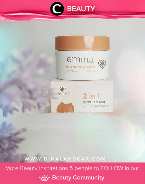 Suka dengan skincare yang praktis? Kamu bisa coba 2 in 1 Scrub Mask with Walnut Scrub dari Emina ini, Clozetters. Produk ini bisa jadi scrub ketika dibilas dengan air, dan bisa jadi masker ketika didiamkan pada wajah. Image shared by Clozetter @dina_yulinifahdina. Simak Beauty Update ala clozetters lainnya hari ini di Beauty Community. Yuk, share produk favorit dan makeup look kamu bersama Clozette.