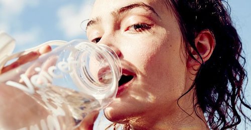 This Is What Happens to Your Body When You Drink a Gallon of Water a Day