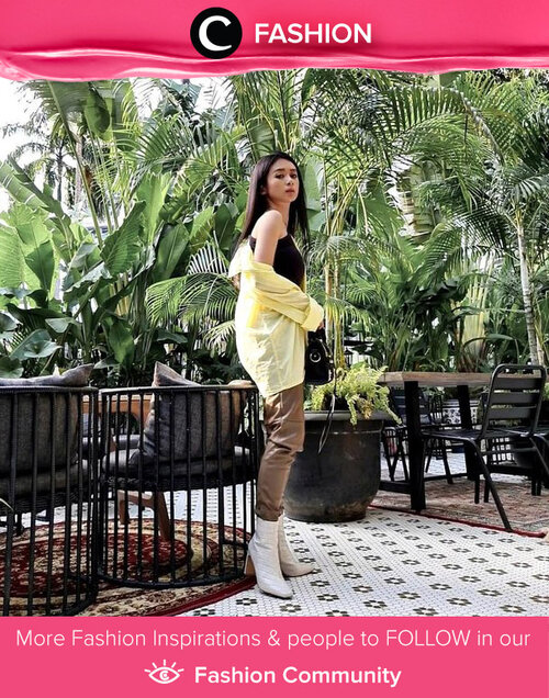 Perpaduan warna netral dan bright yellow ala Clozette Ambassador @silviamuryadi ini bisa kamu tiru untuk tampilan sehari-hari. Simak Fashion Update ala clozetters lainnya hari ini di Fashion Community. Yuk, share outfit favorit kamu bersama Clozette.