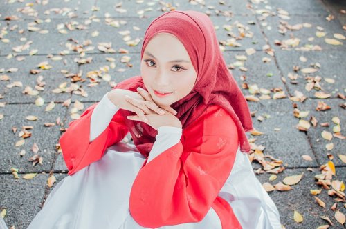 8 Inspirasi Style Hijab Korea untukmu Pencinta Drakor