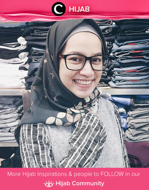 Sedang mencari baju lebaran yang cantik dengan harga terjangkau? Clozetter @Regitakurniavi menyarankan untuk ke Mangga Dua Square nih, Clozetters. Kamu bisa mendapatkan 1 look outfit dengan total harga nggak sampai 350ribu! Hmm, jadi ingin cepat-cepat belanja. Simak inspirasi gaya Hijab dari para Clozetters hari ini di Hijab Community. Yuk, share juga gaya hijab andalan kamu.  