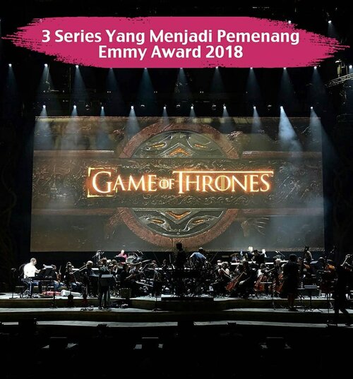 [3 Series Yang Menjadi Pemenang Emmy Award 2018].Jika film punya Oscar Award, film televisi juga punya Emmy Award dan kemarin Emmy Award 2018 baru saja diselenggarakan. Siapa saja pemenangnya?- Outstanding drama series: Game of Thrones- Outstanding comedy series: The Marvelous Mrs. Maisel- Outstanding limited Series: The Assassination of Gianni Versace: American Crime Story.Apa series favoritmu saat ini?.📸 @maiseltv, ew.com, @gameofthrones#ClozetteID #emmyawards2018