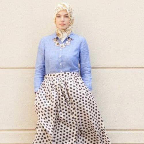 Hijab Vintage with Polkadot Skirt