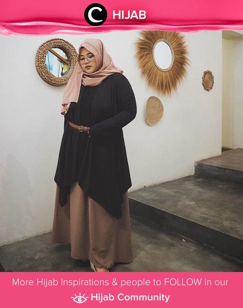 Tunik dan rok berwarna netral tetap cocok dipadukan dalam look formal maupun kasual. Image shared by Clozetter @honeyvha. Simak inspirasi gaya Hijab dari para Clozetters hari ini di Hijab Community. Yuk, share juga gaya hijab andalan kamu.