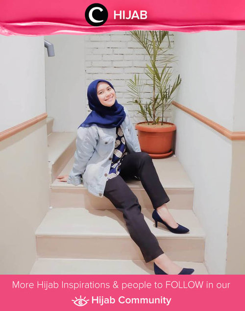 Add a touch of casual outerwear to work in style this Thursday. Selamat bekerja, Clozetters! Image shared by Clozetter @ismahanchrnns. Simak inspirasi gaya Hijab dari para Clozetters hari ini di Hijab Community. Yuk, share juga gaya hijab andalan kamu.