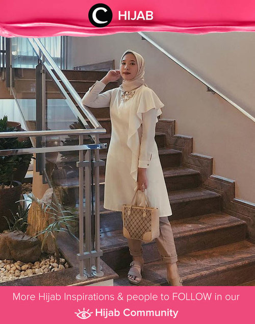 Clozette Ambassador @prapancadf looks elegant in white and beige colored outfit. Simak inspirasi gaya Hijab dari para Clozetters hari ini di Hijab Community. Yuk, share juga gaya hijab andalan kamu.