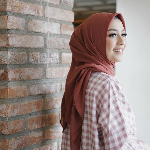 Wajib Punya! Ini Dia Warna-Warna Hijab yang Mudah Dipadukan