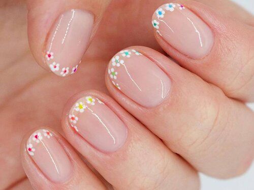 How to Create Flower Nail Art Using a Dotting Tool   