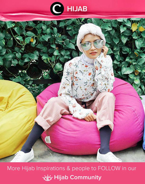 Clozetter @suniims in holiday mode : Turban, sunglasses, and printed shirt. Happy Monday! Simak inspirasi gaya Hijab dari para Clozetters hari ini di Hijab Community. Yuk, share juga gaya hijab andalan kamu. 