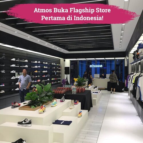 Hayo siapa yang suka ke @atmos_japan untuk berburu rare sneakers & streetwear items?? Sekarang bisa langsung ke flagship store pertama @atmos_id di Plaza Indonesia lantai 2, Jakarta!
.
Atmos merupakan butik sneaker & streetwear dari Tokyo yang didirikan oleh Hidefumi Hommyo tahun 2000.
.
Congratulations @atmos_id!
.
📷 @brainexplore, Atmos Indonesia
#ClozetteID #clozettexcooljapan #clozetteidcooljapan