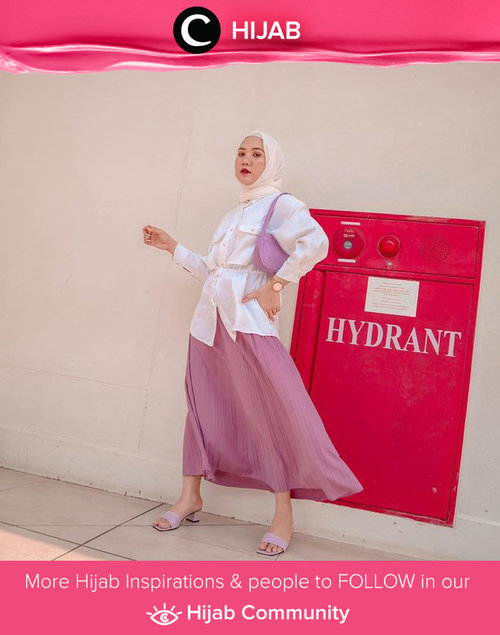 White and lilac made such a lovely look for Clozetter @nabilaaz. Simak inspirasi gaya Hijab dari para Clozetters hari ini di Hijab Community. Yuk, share juga gaya hijab andalan kamu.