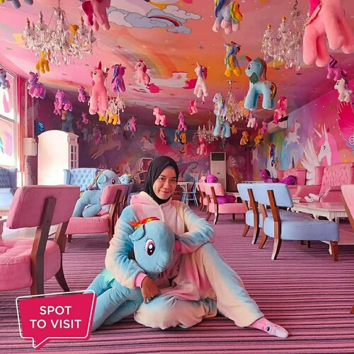 #SpotToVisitMiss Unicorn Cafe @missunicorn.id,  Jl. Raya Hankam, Kranggan Cibubur.​Yuk tag teman yang mau kamu ajak ke sini..📷 @wiwi_andani via missunicorn.id, @triwahyunniea17​#ClozetteID #kafecibubur #cibubur #unicorncafe #kafeunicorn #missunicorncafe