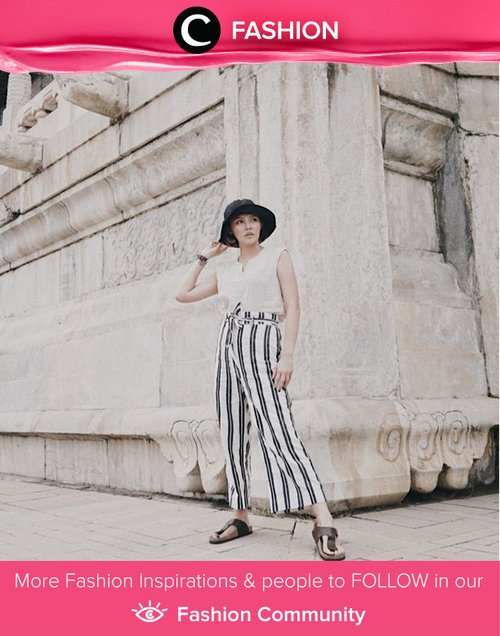 Printed pants make a big statement on their own. Keep the rest of your outfit simple with a solid-colored top. Simak Fashion Update ala clozetters lainnya hari ini di Fashion Community. Image shared by Clozette Ambassador: @lidiafang. Yuk, share outfit favorit kamu bersama Clozette.