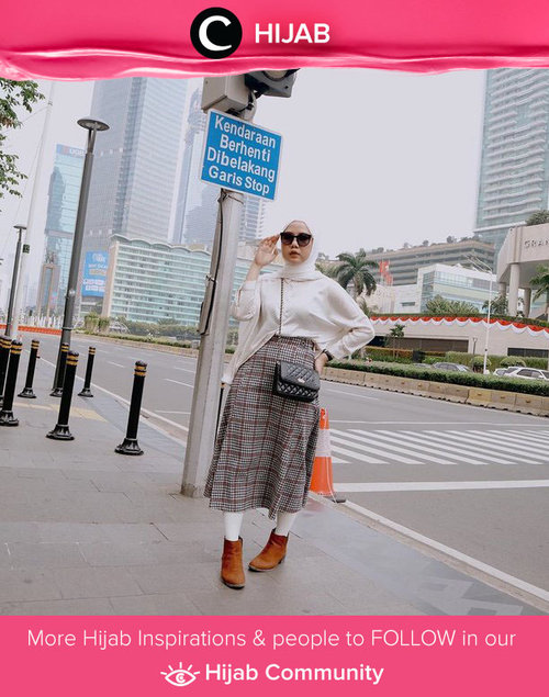 Life is a fashion show and the world is your runway. Clozetter @NabilaaZ bring the NYFW vibes to J-Town. Simak inspirasi gaya Hijab dari para Clozetters hari ini di Hijab Community. Yuk, share juga gaya hijab andalan kamu.