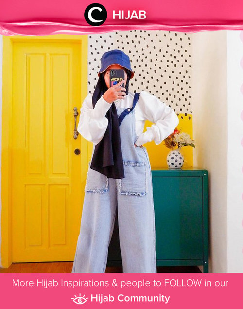 This style shared by Clozetter @rizunaswon reminds us of our childhood fashion: denim overalls + denim bucket hat! Simak inspirasi gaya Hijab dari para Clozetters hari ini di Hijab Community. Yuk, share juga gaya hijab andalan kamu.