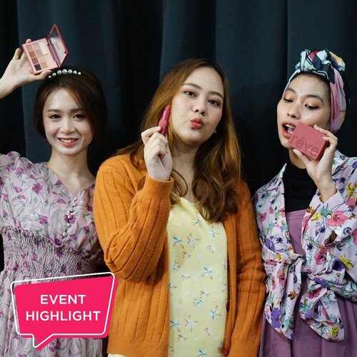 Masih ingat dengan banner makeup class @moonshot_idn dan @kyranayda yang pernah Clozette post di Instagram feed?.Acaranya sendiri berlangsung sore tadi dan sangat bermanfaat! Ada banyak banget ilmu-ilmu baru seputar Korean Makeup dan makeup secara general yang diberikan oleh Kyra..Peserta makeup class juga berkesempatan mencoba koleksi terbaru moonshot Rêve de Paris, dan fix, kita semua terkagum-kagum dengan kecantikan warna-warnanya dan langsung cek official store moonshot Indonesia di Tokopedia dan Shopee. 🤣💗.#moonshotindonesia #clozetteidxmoonshot#ClozetteID