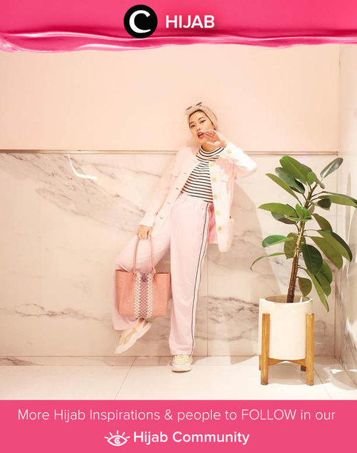 The pastel queen Clozette Ambassadorr @rimasuwarjono shows her sof pink head-to-toe look. We love it! Simak inspirasi gaya Hijab dari para Clozetters hari ini di Hijab Community. Yuk, share juga gaya hijab andalan kamu.