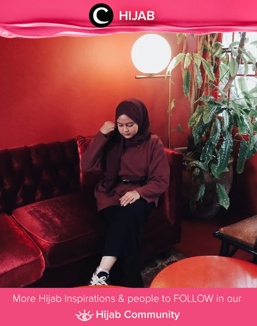 Warna burgundy bisa kamu pilih untuk menemanimu bekerja hari ini. Siapa tahu, kesan ambisius dan powerful yang tercipta dapat menyemangatimu mencapai daily goals, Clozetters! Image shared by Clozetter @ftrianh. Simak inspirasi gaya Hijab dari para Clozetters hari ini di Hijab Community. Yuk, share juga gaya hijab andalan kamu.