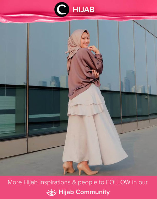Bosan dengan gaya kasual? Coba tampil lebih feminin seperti Clozetter @ismahanchrnns yuk!  Simak inspirasi gaya Hijab dari para Clozetters hari ini di Hijab Community. Yuk, share juga gaya hijab andalan kamu.