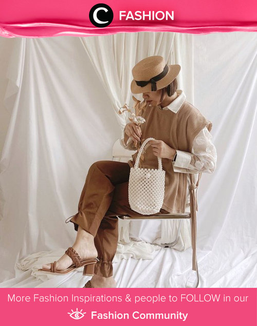 Another beige and warm toned outfit you need to try, inspired by Clozette Ambassador @cellinikamil. Simak Fashion Update ala clozetters lainnya hari ini di Fashion Community. Yuk, share outfit favorit kamu bersama Clozette.