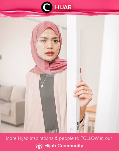 Pink isn't just a color, it's an attitude! Image shared by Clozetter @cicidesri. Simak inspirasi gaya Hijab dari para Clozetters hari ini di Hijab Community. Yuk, share juga gaya hijab andalan kamu.