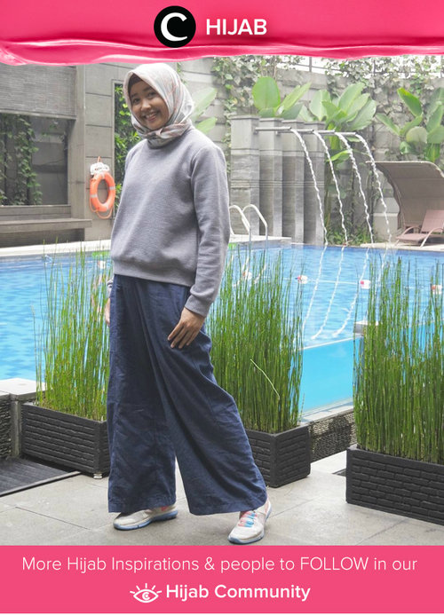 Comfort style with basic sweater and loose pants in grey tone. Simak inspirasi gaya Hijab dari para Clozetters hari ini di Hijab Community. Image shared by Clozetter: @nianastiti. Yuk, share juga gaya hijab andalan kamu