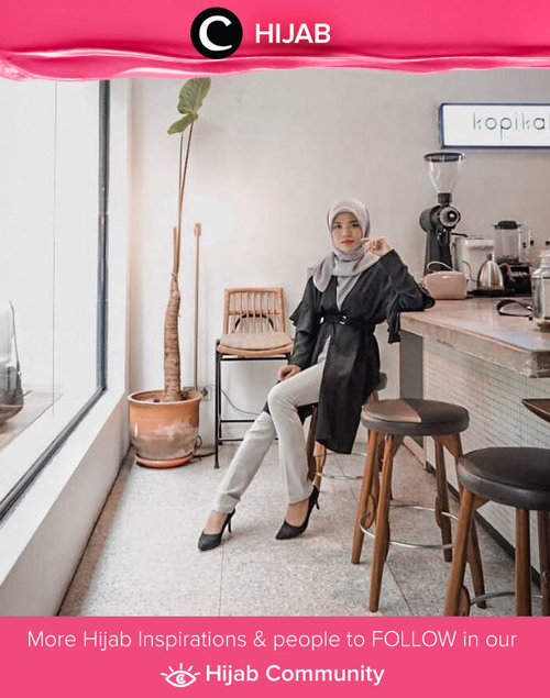 Stylish as always, Clozetter @cicidesri memilih coat berwarna gelap untuk melengkapi penampilannya. Simak inspirasi gaya Hijab dari para Clozetters hari ini di Hijab Community. Yuk, share juga gaya hijab andalan kamu.  