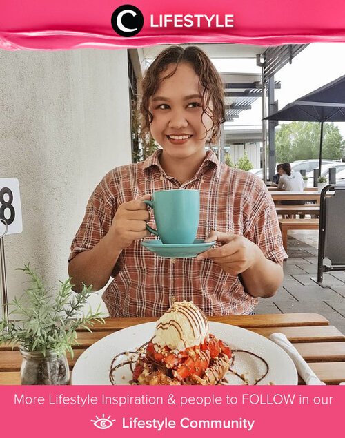 Strawberry waffles with ice cream and chocolate sauce is the best mood booster! Simak Lifestyle Updates ala clozetters lainnya hari ini di Lifestyle Community. Image shared by Clozetter @niiasantoso. Yuk, share juga momen favoritmu. 