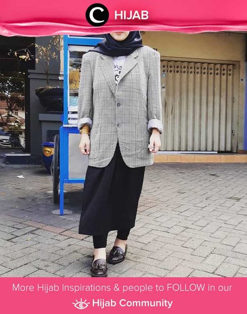 "The bigger the merrier" ternyata berlaku juga untuk shoulder pads pada blazer, lho. Simak inspirasi gaya Hijab dari para Clozetters hari ini di Hijab Community. Image shared by Clozetter @dindahakeem. Yuk, share juga gaya hijab andalan kamu. 