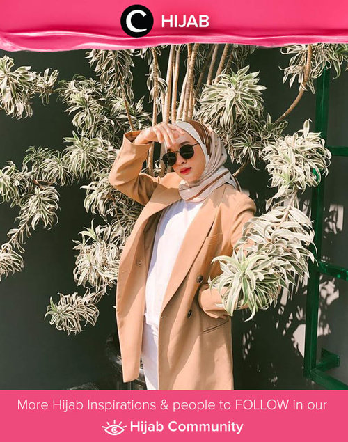 Pro OOTD photo trick: Snap one in front of a surreal background! Image shared by Clozette Ambassador @prapancadf. Simak inspirasi gaya Hijab dari para Clozetters hari ini di Hijab Community. Yuk, share juga gaya hijab andalan kamu.