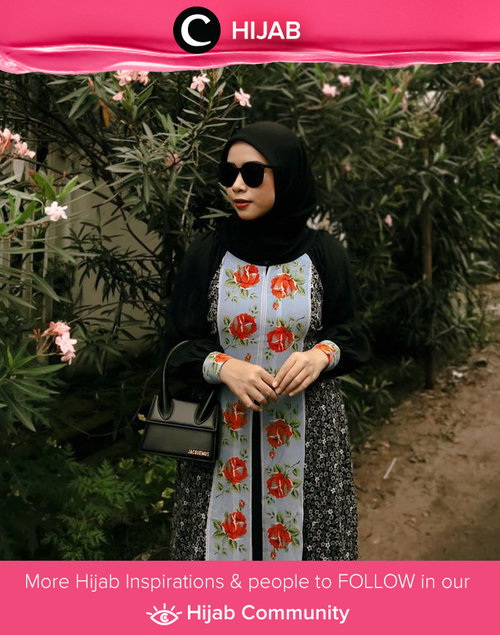 Vintage vibes so strong with this floral baju kurung worn by Clozette Ambassador @fazkyazalicka. Simak inspirasi gaya Hijab dari para Clozetters hari ini di Hijab Community. Yuk, share juga gaya hijab andalan kamu.