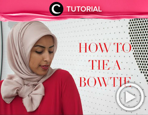 Jika kamu bosan dengan hijab berlayer, kamu bisa berkreasi dengan menambahkan aksen pita pada hijabmu. Yuk, lihat tutorialnya berikut ini http://bit.ly/2cdrek4. Video ini di-share kembali oleh Clozetter: aquagurl. Cek Tutorial Updates lainnya pada Tutorial Section.
