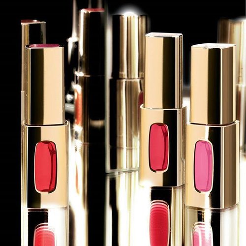 Tampilan bold ala Parisian yang memukau? Di sini tips-nya, Clozetters bit.ly/feminitasparisian

#ClozetteID #ClozetteInsider #lorealid #loreal #parisianlook #paris #makeup #lipstick #lipgloss