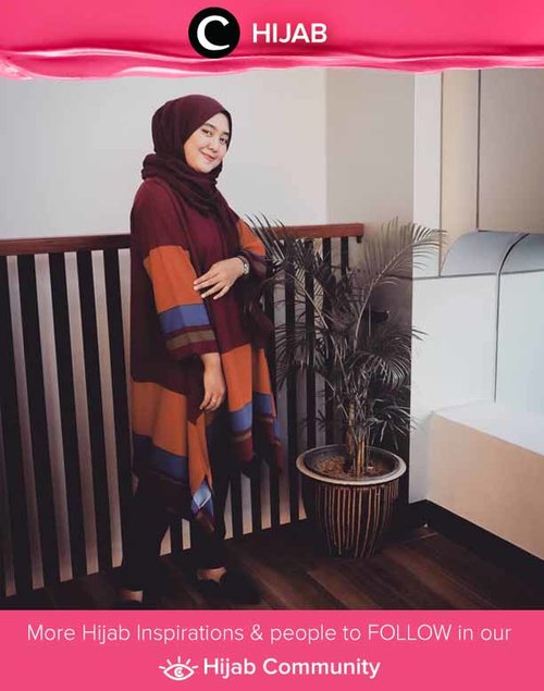 Blouse and a pair of jeans for a casual Friday. Simak inspirasi gaya Hijab dari para Clozetters hari ini di Hijab Community. Image shared by Star Clozetter @rhialita. Yuk, share juga gaya hijab andalan kamu. 