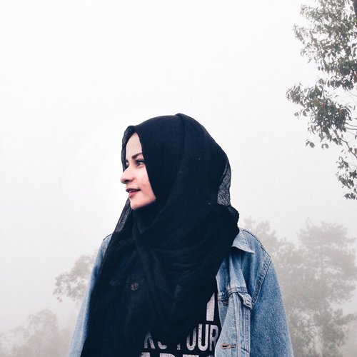  FOGs. Black scarf today when #exploremalang with my gurls. Traveler style. Simple. #HOTD #SCARFMagz #ClozetteID