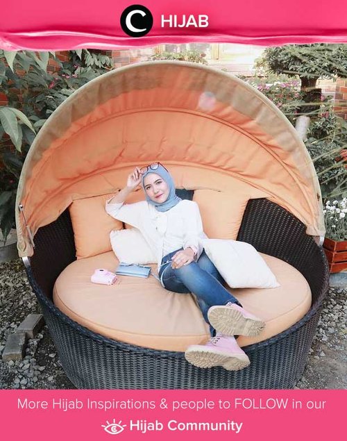 Midweek santai dengan white shirt & jeans. Simak inspirasi gaya Hijab dari para Clozetters hari ini di Hijab Community. Image shared by Clozetter @suliantiindahsari. Yuk, share juga gaya hijab andalan kamu.  