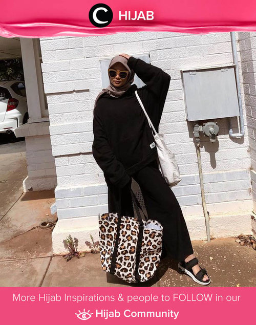 Clozette Ambassador @imeldaaf steals the attention with her leopard tote. Simak inspirasi gaya Hijab dari para Clozetters hari ini di Hijab Community. Yuk, share juga gaya hijab andalan kamu.