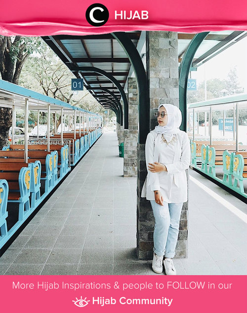 For your simple day to day to routine you can wear jeans with sneakers. Simak inspirasi gaya Hijab dari para Clozetters hari ini di Hijab Community. Image shared by Clozetter @prapancadf. Yuk, share juga gaya hijab andalan kamu.