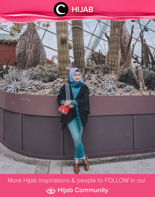 Clozette Ambassador @bonitaarinida menciptakan ocean-inspired look dengan memadupadankan warna biru dan hitam pada tampilannya. Simak inspirasi gaya Hijab dari para Clozetters hari ini di Hijab Community. Yuk, share juga gaya hijab andalan kamu.