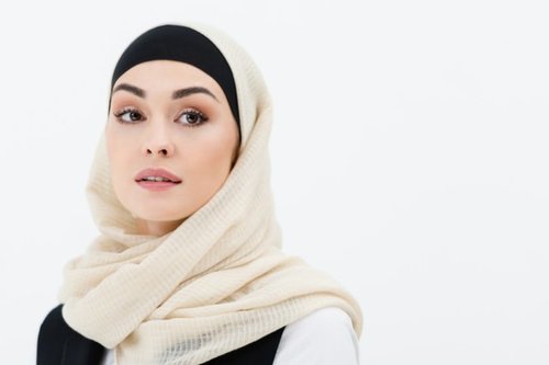 Tips Memilih Dalaman Hijab Agar Rambut Tidak Berantakan 