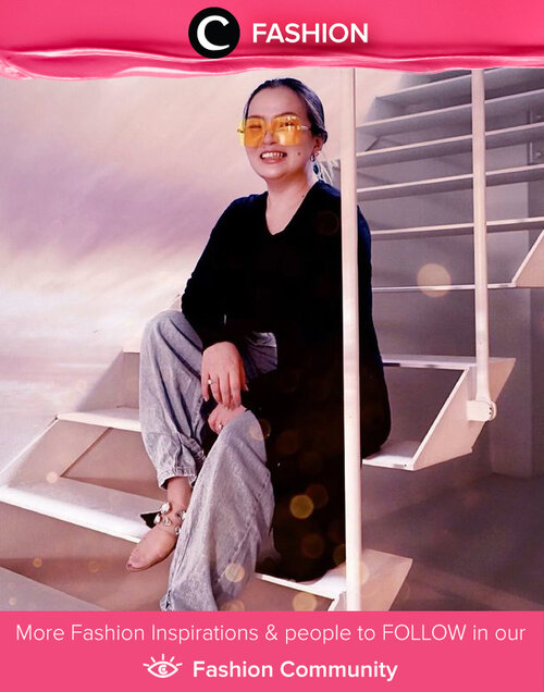 New normal style be like: less makeup, more oversized eyewear. Image shared by Clozette Ambassador @fanny_blackrose. Simak Fashion Update ala clozetters lainnya hari ini di Fashion Community. Yuk, share outfit favorit kamu bersama Clozette.