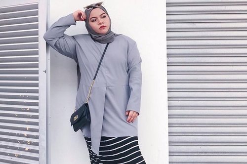 Cara Agar Tidak Terlihat Gemuk Saat Memakai Blus Tunik Hijab - Stylo.ID
