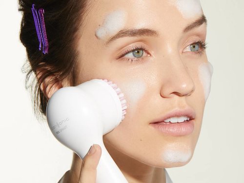 How to Use a Clarisonic Cleansing Brush 