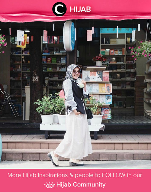 One Day in monochrome outfit. Simak inspirasi gaya Hijab dari para Clozetters hari ini di Hijab Community. Image shared by Clozette Ambassador: @mellarisya. Yuk, share juga gaya hijab andalan kamu 