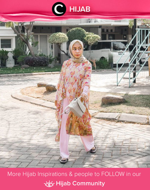A very cute batik top paired with baby pink plazzo pants worn by Clozetter @Fillyawie. Who's inspired? Simak inspirasi gaya Hijab dari para Clozetters hari ini di Hijab Community. Yuk, share juga gaya hijab andalan kamu.