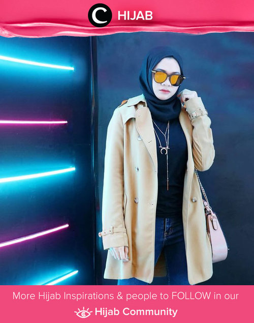 Neon and mirrored sunglasses are such a perfect combo! Simak inspirasi gaya Hijab dari para Clozetters hari ini di Hijab Community. Image shared by Clozetter @Gadzotica. Yuk, share juga gaya hijab andalan kamu. 