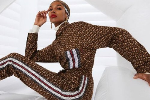 Rumah Mode Burberry Gandeng Model Berhijab Pertama dari Somalia 